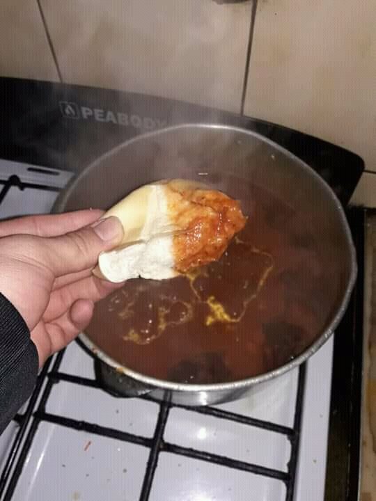 Me descuidas dos segundos y ya estoy mojando el pan con el tuco