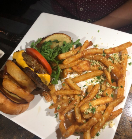 Free burgers forever or free garlic fries forever- which would you choose? 
.
.
.
.
.
.
.
.
.
(photo: truc p) #garlicfries #butfirstfries #burgersforever #burgerlovers #thewhiskey #downatthewhiskey #gourmetburgers #orlandorestaurants #Orlando #livelikealocal