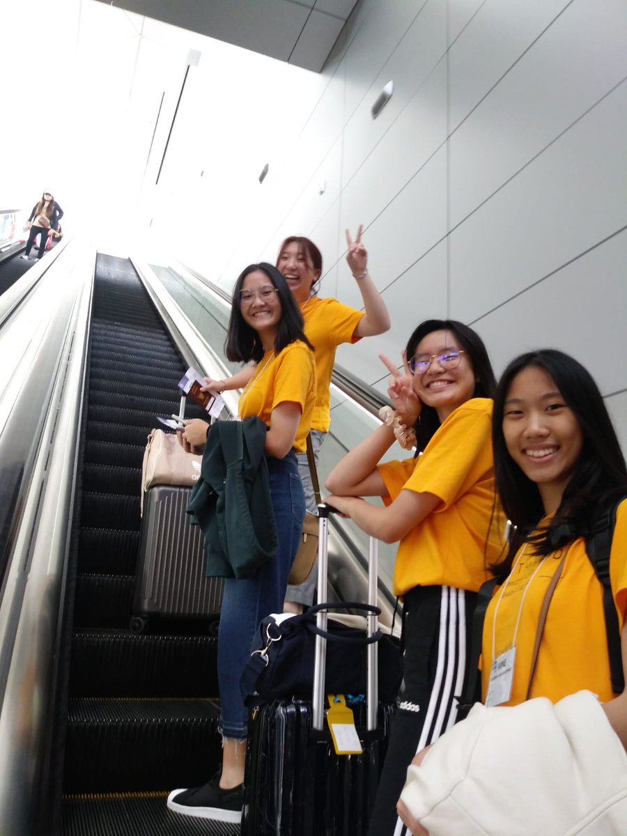 AFSUSA's tweet photo. ✈️ ❤️#AFSArrivals2019 🌎❤️
Our first arrivals are here to enrich their new communities in the U.S.! Bring joy and fun into your home and community by hosting an exchange student:
https://t.co/dnO0aQpHA6
#firstarrivals #afsusa #afseffect #studyabroad #exchangestudent https://t.co/fT73SbTqKn