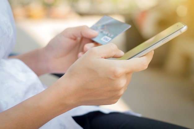 People are using their #mobilewallet more and more.

Did you know 64% of mobile wallets owners made payments in 2017, and it’s only looking to increase this year? Is your business #mobile ready?

bit.ly/2YEOPmQ