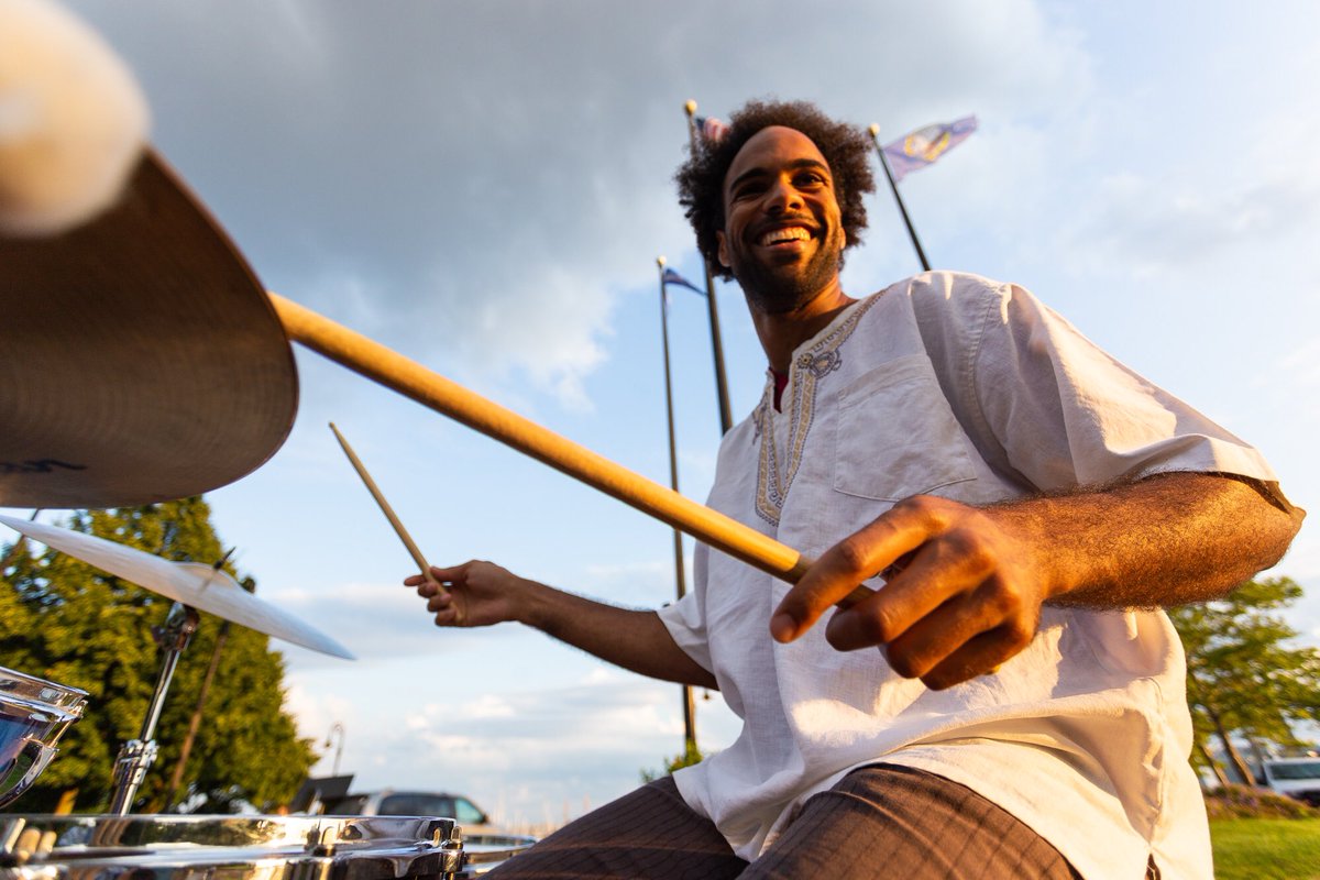 ZUMIXInc's tweet photo. We had a blast at the Summer Concert this past Sunday with Kina Zoré, Osa &amp; Jenara, and Rehanna!! Perfect weather, amazing music, and joyful community. Join us this coming Sunday 8/11 for TiDES &amp; a ZUMIX Street Program 
6-8pm in Piers Park 
Photos by Mario Jarjour https://t.co/c4tjlJQsES