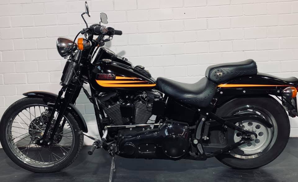 CMMSpain's tweet photo. EN VENTA!! Harley Davidson Springer Bad Boy, Motor Evolution 1996, 10.000 kms, 17.900 eur. Moto de colección, unas 5 unidades en España en ese color. Para más info en la página de mil anuncios, nuestra página web o en el tlf 91 110 45 48 #EnVenta #HarleyDavidson #SpringerBadBoy https://t.co/TvZaSwWVC4