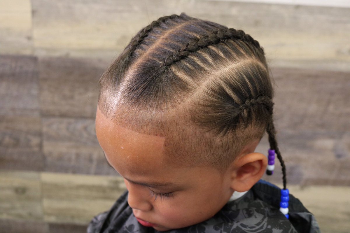 Ohheimuli's tweet photo. If y’all are looking for some fly #Back2SchoolCutz hit up BEN at
💈Redmond’s Barbershop💈
*located in the 💙 of UT
Walkins 9-5, Tues.— Fri.
Appointments ONLY Sat.
#ForeignRoots #801BARBER #SupportLocalBusinesses https://t.co/IRZMaOPuaP