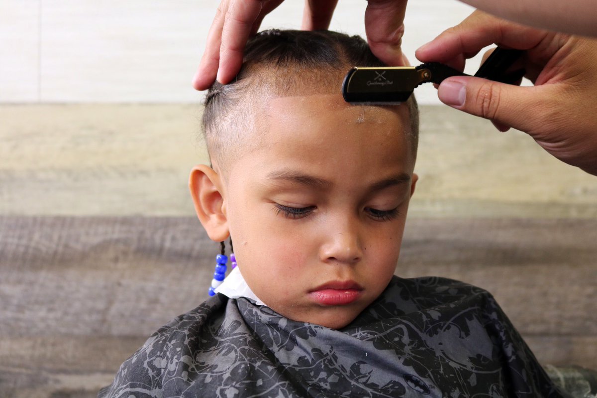 Ohheimuli's tweet photo. If y’all are looking for some fly #Back2SchoolCutz hit up BEN at
💈Redmond’s Barbershop💈
*located in the 💙 of UT
Walkins 9-5, Tues.— Fri.
Appointments ONLY Sat.
#ForeignRoots #801BARBER #SupportLocalBusinesses https://t.co/IRZMaOPuaP