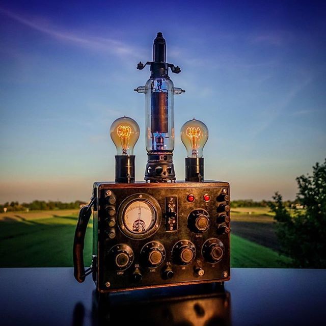 CharisWilliams's tweet photo. What do you think of this vintage steampunk delight?! 💡💡💡💡Awesome work by @jay_kay_67 #whatdidyoumakewednesday .
.
.
.
.
.
.
#steampunk #lamp #light #edisson #ooak #repurposed #reimagined #history #vintage #midcentury #madprofessor #inventor #salvage… https://t.co/WXOen2GujW https://t.co/2lGLUiA5mQ