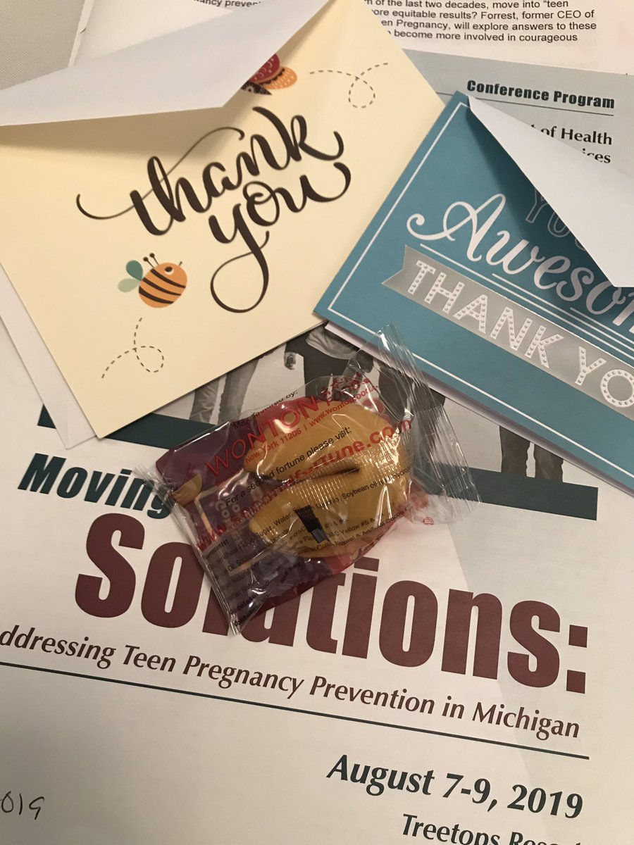 klharsch's tweet photo. Homework from Dr. Park: write a note of gratitude to someone, write a love note to yourself, and treat yourself to good fortune 🥠 #mts2019 https://t.co/TEtLyWuQJu