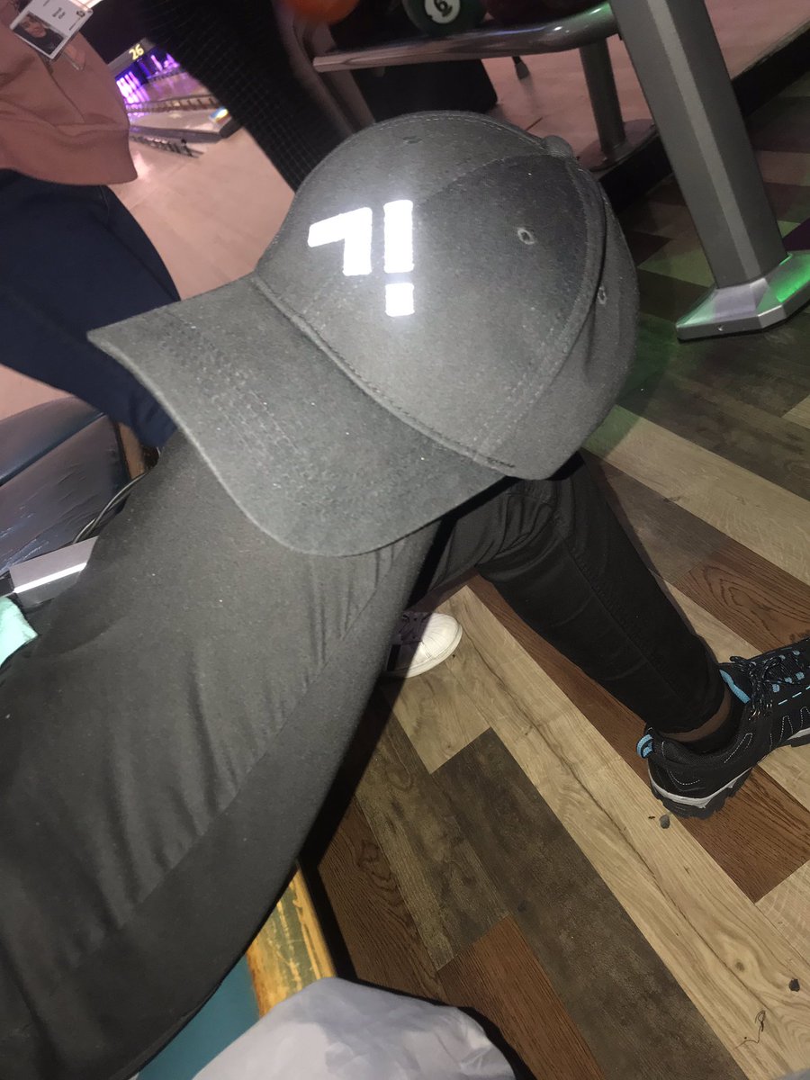 flat__6's tweet photo. Kneecap😎🌚 #rfess19 https://t.co/zU6ma86hEs