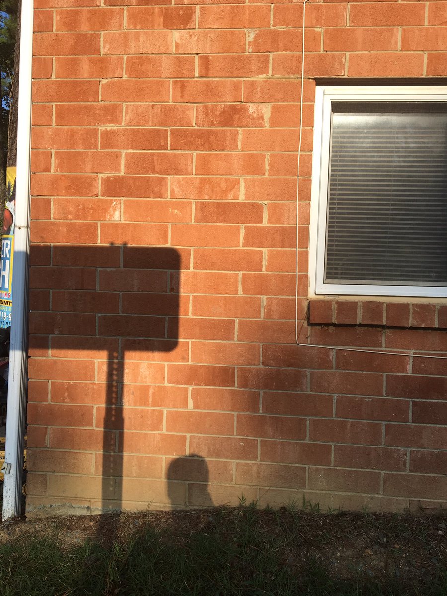 PhilVenable's tweet photo. You’ve heard of the Hall of Shame. @snootyfoxx2009 introduced me to the Wall of Pain. Wall squats have torn me up! https://t.co/tIzgHIn3vy