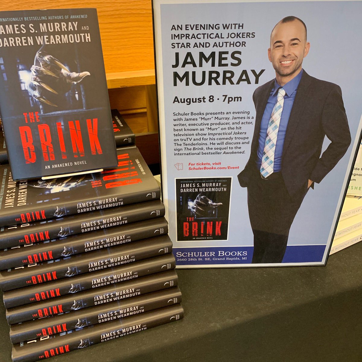 SchulerBooks's tweet photo. Tomorrow night. 7pm. Murr, book talk, fun, selfies. Don’t miss it! @jamessmurray @HarperVoyagerUS 
#practicaljokers #thetenderloins #bigfun! https://t.co/QDJrN01SIL