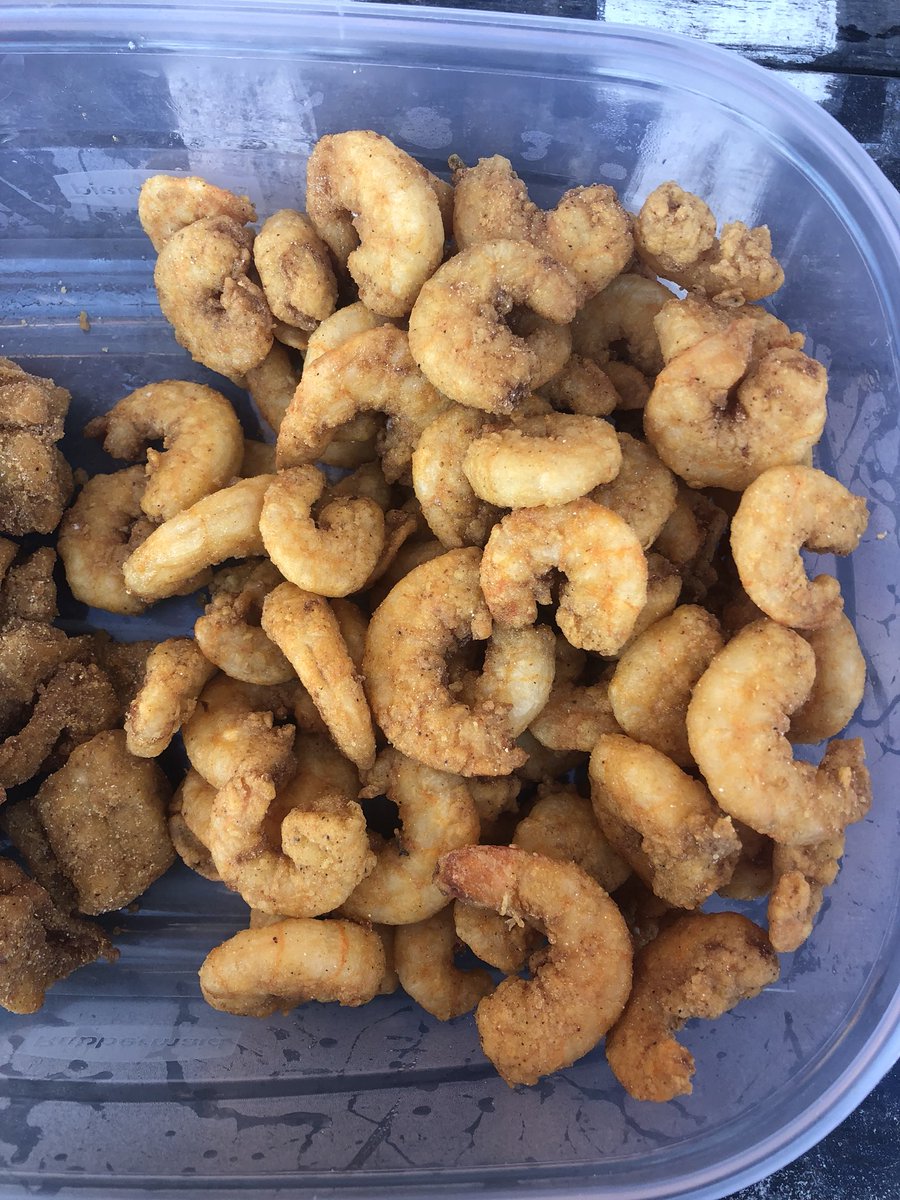 CoachGilpin's tweet photo. When Texas coaches ainβt BBQβing, weβre frying!!!!!!!!!!
#coacheslife
#theback40 https://t.co/yMHEeX83Sd