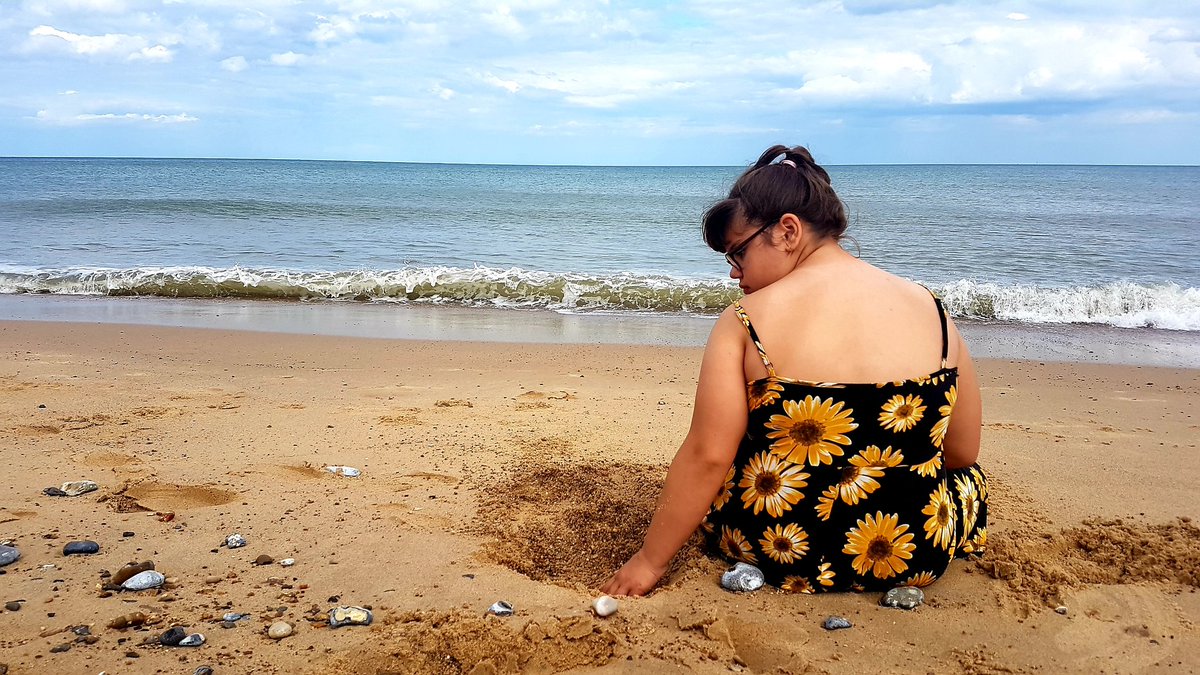 shelleyscake's tweet photo. #summerfun #summer #beach #greatuarmouth #love #daughter #sea https://t.co/7mgeijCRoe