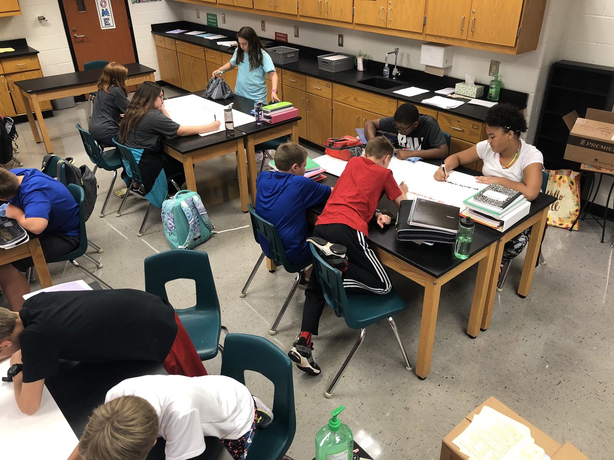 key_stem's tweet photo. Using the whiteboards from #sciencecarpool @McClureMavs! Thanks @CaliScienceCCSD and @cobbscience! https://t.co/yRu9BDWif7