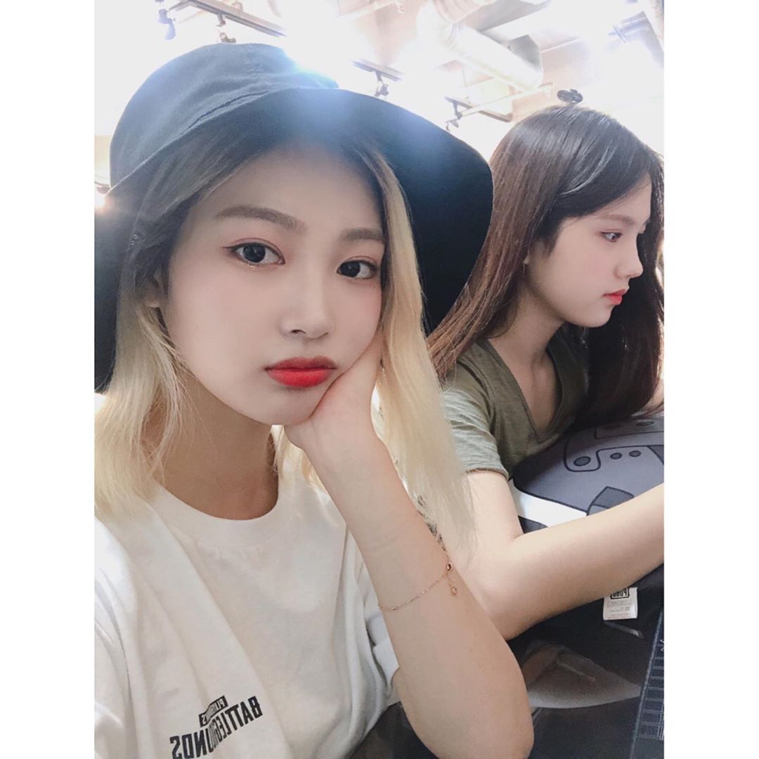 DreamNoteArg07's tweet photo. 07.08.19 •|Instagram|•Actualización de DreamNote♡ @ime_dreamnote
#드림노트 #MISO(1)
Hoy, Sumin está jugando Battleground sin mí🎮
..⬇
#PUGB #PUBGNATIONSCUPS
#KPOP #IDOL #GIRLGRUOUP
#DreamNote #DreamNoteArg07
Trad Esp: Dream Note 드림노트 - Argentina
Cr.DreamnoteGlobal
~Ro🌹 https://t.co/qDGEboAAEr
