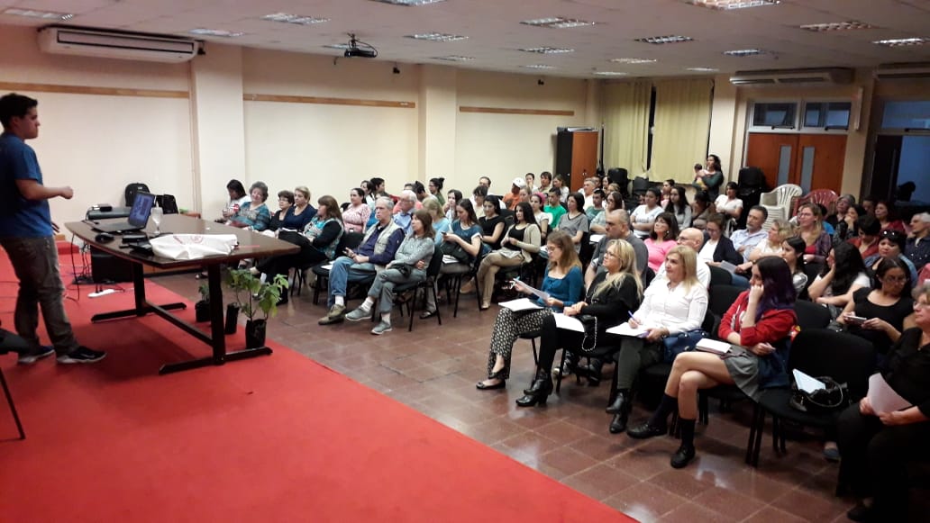 Sub_Dproductivo's tweet photo. #AHORA  taller de plantas silvestres alimenticias y medicinales.

 A cargo del ing. Damian Rivero

@AgriFam2016 
@martaferre 
@OttoGoritz https://t.co/Kg5zMW6X0W