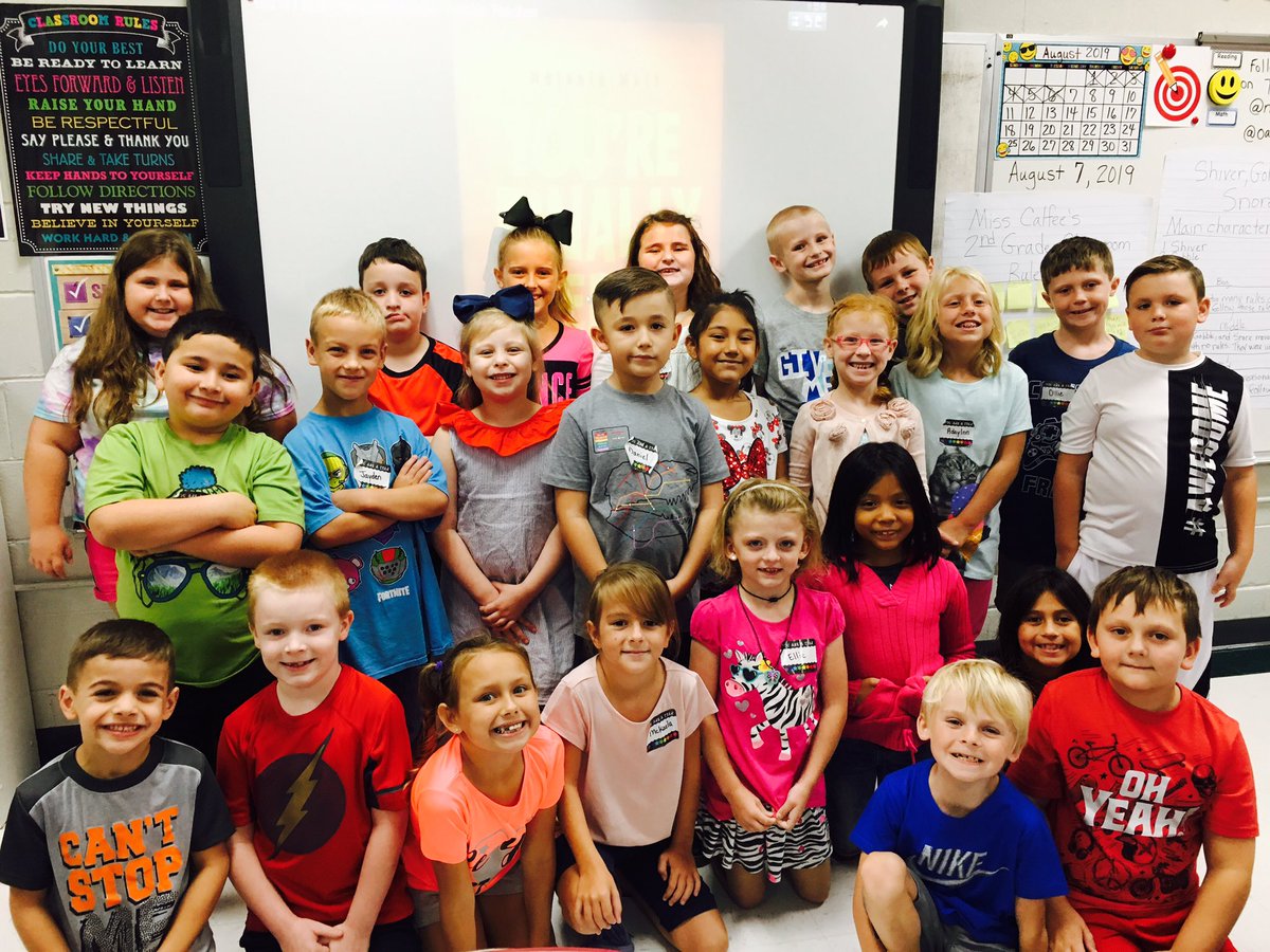 misscalfee's tweet photo. I love my class! 🍎Miss Calfee's 2nd Grade 2019-2020 Such sweet students! @oakgrovefalcons https://t.co/4HhBYX4UDO