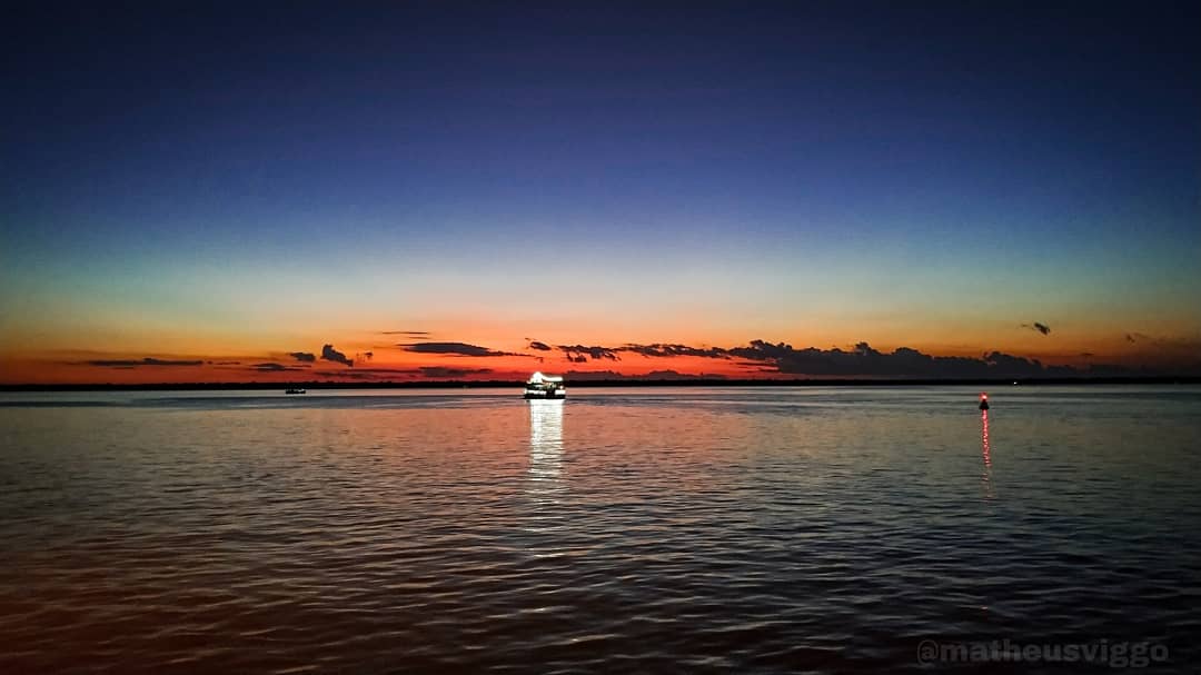 matheusviggo's tweet photo. Dia de luz, festa de sol
E o barquinho a deslizar
No macio azul do mar
Tudo é verão, o amor se faz
Num barquinho pelo mar
Desliza sem parar... 
.
.
.
📸 Matheus Viggo (direitos autorais)

#barquinho #obarquinho #premiodejornalismoemturismo #abrajet #turismo #vempropará https://t.co/wD555SQsNs