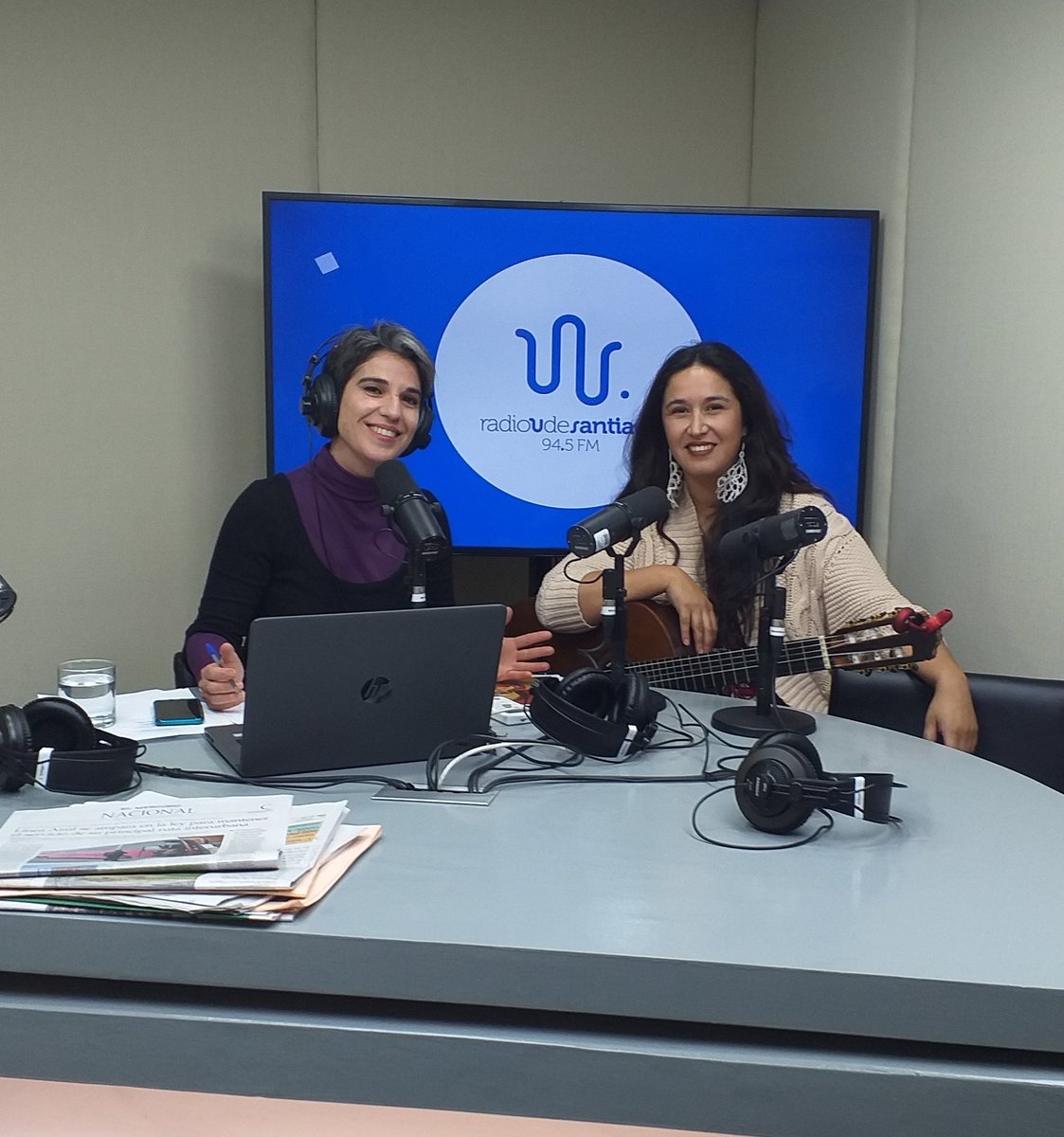 radiousach's tweet photo. Nos acompaña la folclorista, cantora y payadora de la Región del Bío Bío, @lachinganera , quien nos cuenta detalles de su libro "Yo brindo", el cual será lanzado en el marco de @Brotes_Invierno 2019

📻 94.5 FM
📺 48.1 Tvd @stgo_tv
https://t.co/ZiY95KGEm9
https://t.co/nEj9mlOeOe https://t.co/OWgAVYcLHU