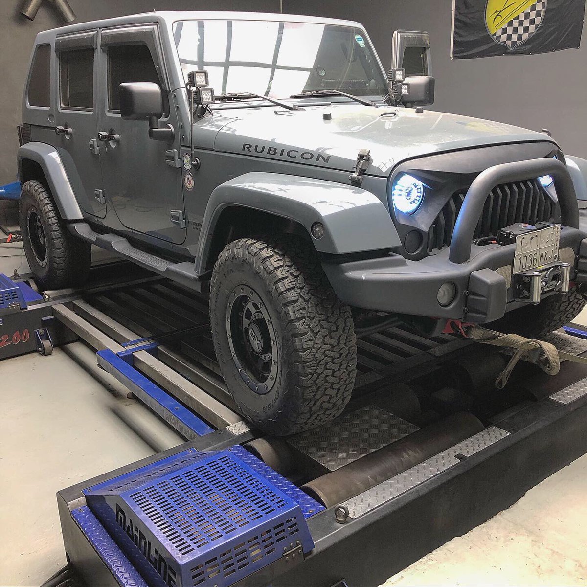 mas_tuning's tweet photo. JEEP wrangler Rubicon 🇺🇸 

Getting custom tuned and now shifting perfectly and better fuel economy with increased power! 

Get #mastuned 

#jeep #rubicon #wrangler #v6 #offroad #wheels #tires #liftkit #power #torque #speed #shift #JK #ksa #usa #carswithoutlimits https://t.co/sdToiHzUVi