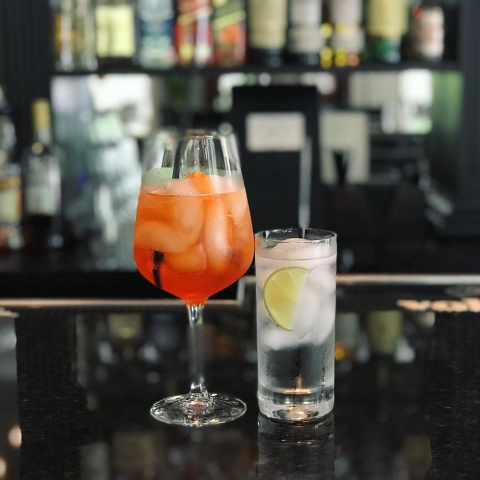 it_srq's tweet photo. No working during drinking hours 🍹

 #ItalianTradition #ItalianTraditionAndMartiniBar #Sarasota #Florida #SRQ https://t.co/3xr2EvX600