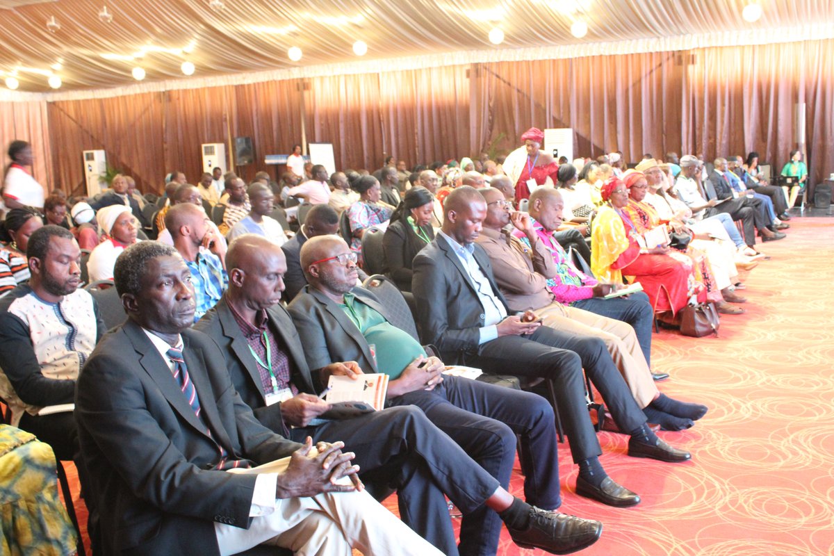 AfricanCashew's tweet photo. Au revoir Bamako! Another successful FOCAS edition with a great turn-out this year in Mali. By the way the next edition of FOCAS in 2020 has been announced to take place in Guinea Bissau... Looking forward to seeing our Sahelian stakeholders there! #FOCAS2019 #cashew #sahel https://t.co/OrhGzXNW0U