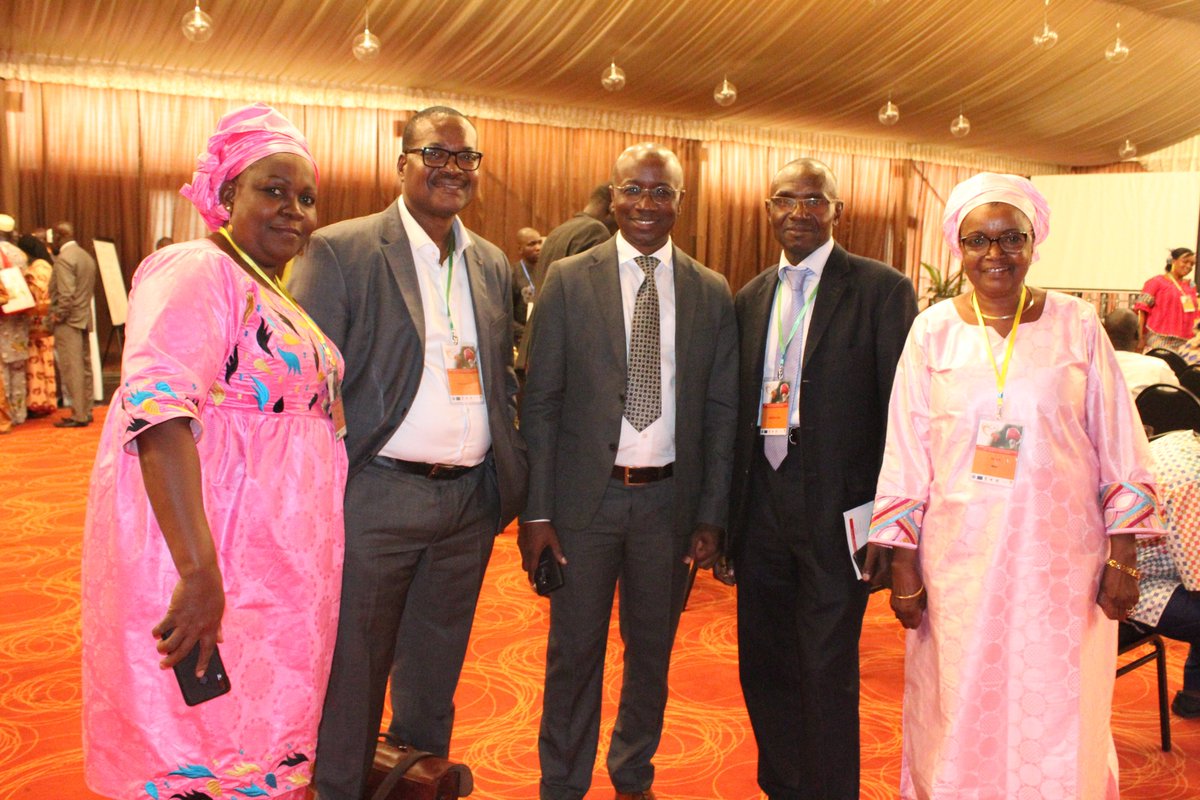 AfricanCashew's tweet photo. Au revoir Bamako! Another successful FOCAS edition with a great turn-out this year in Mali. By the way the next edition of FOCAS in 2020 has been announced to take place in Guinea Bissau... Looking forward to seeing our Sahelian stakeholders there! #FOCAS2019 #cashew #sahel https://t.co/OrhGzXNW0U