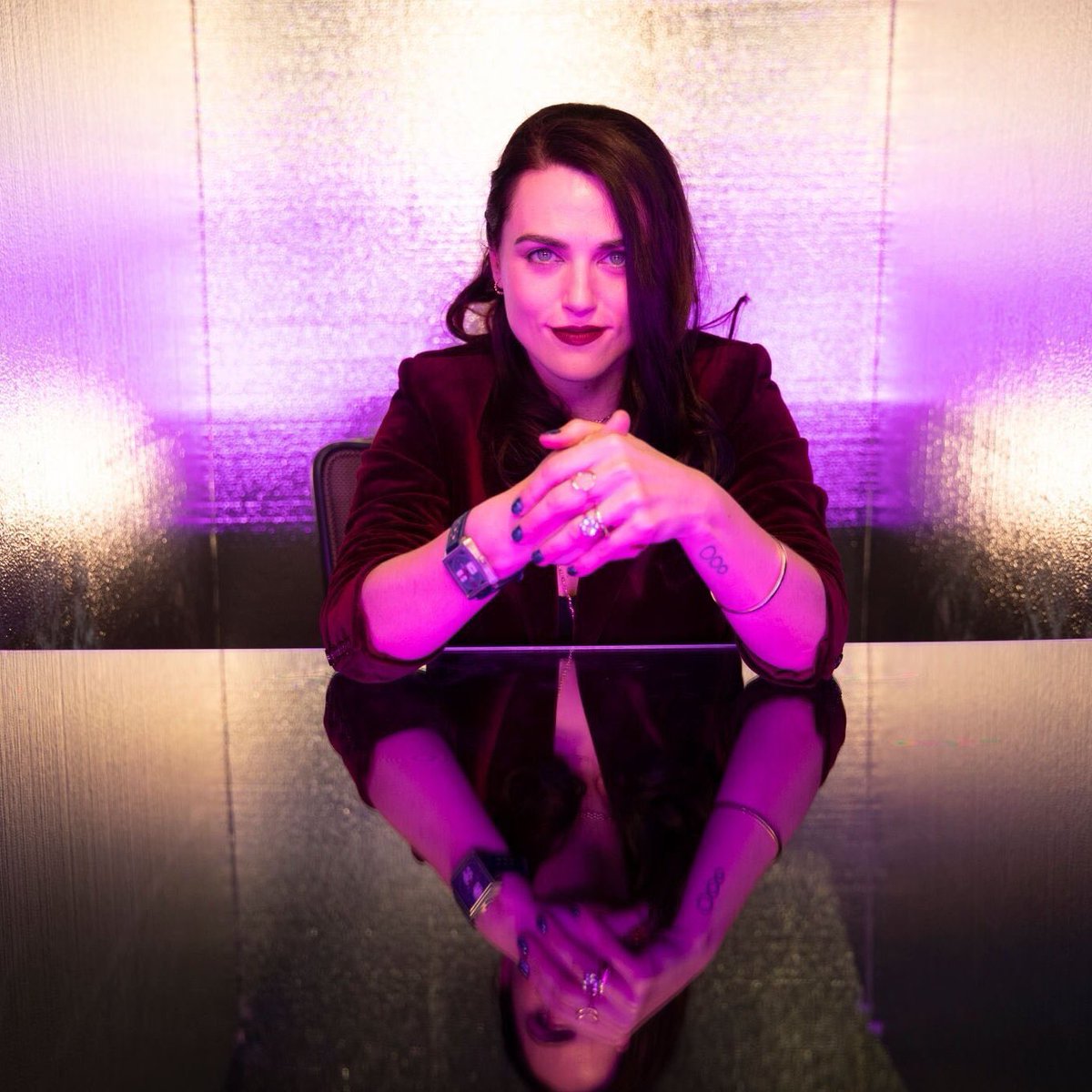 ⠀⠀⠀  ⠀⠀ ⠀⠀⠀  ⠀⠀  ⠀⠀⠀  ⠀⠀  ⠀⠀⠀  ⠀⠀  ⠀⠀⠀  ❛A woman who knows
⠀⠀  ⠀⠀⠀  ⠀ what she 𝑏𝑟𝑖𝑛𝑔𝑠 to table
⠀⠀⠀  ⠀  ⠀⠀⠀is not afraid to eat alone.❜