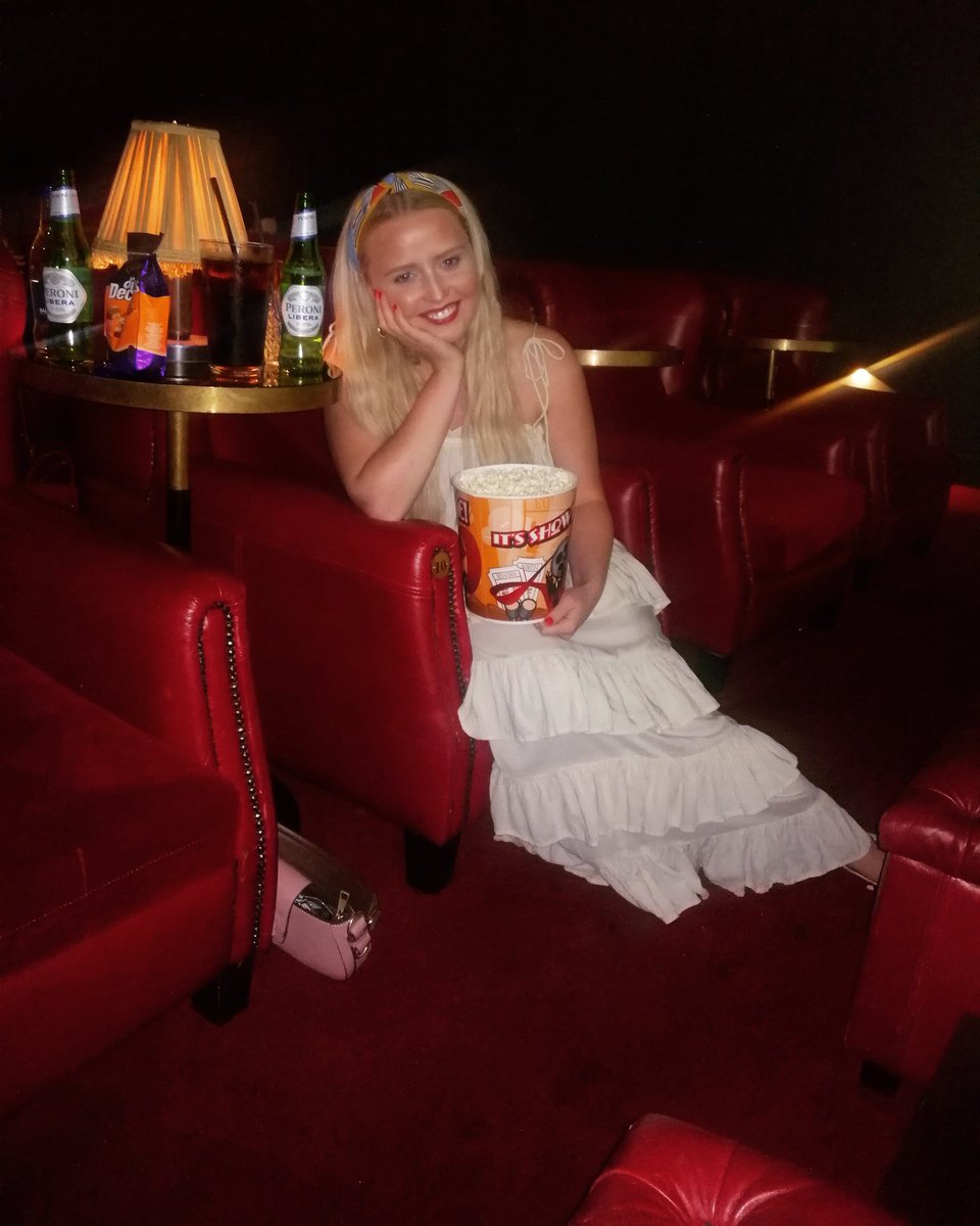 Laura Mullett tweet media