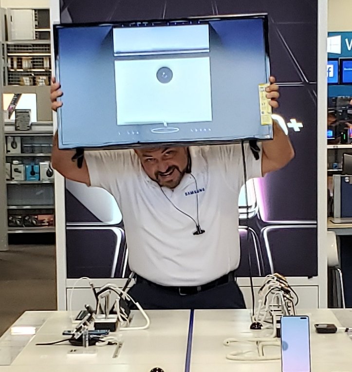 DarthProff's tweet photo. Who's excited for the #GalaxyNote10 This Guy π€£ #SamsungEvent #WEWILL #SCKeepItTight @adamksea @Krivs14 https://t.co/JBz7apT3ck