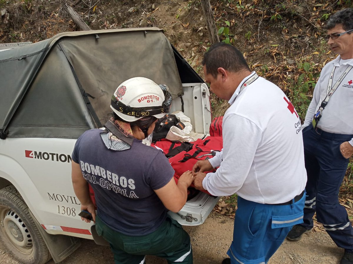 socorrismocrccb's tweet photo. Nuestros voluntarios continúan su trabajo por todo cundinamarca #CruzRojaLaVega  #YoSoyCruzRoja https://t.co/KspTLwub0a