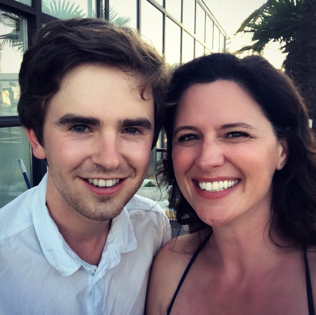 LafleurJennifer's tweet photo. He’s a good doctor. 

That’s a wrap! Farewell Vancouver! It’s been a delight. #thegooddoctor #freddiehighmore https://t.co/0gRBtY3TbK