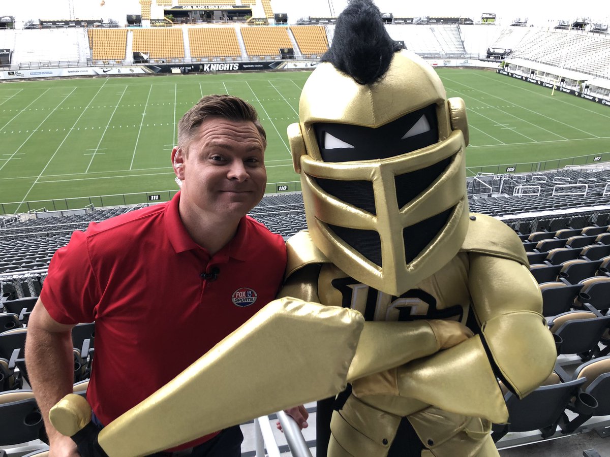ScottSmithFOX13's tweet photo. Coming up on @FOX13News at 6:20
Day 3 of #CollegeCaravan - more on our stops at FAU & UCF - plus our chat with Monte & @Lane_Kiffin https://t.co/AubFCLIidq