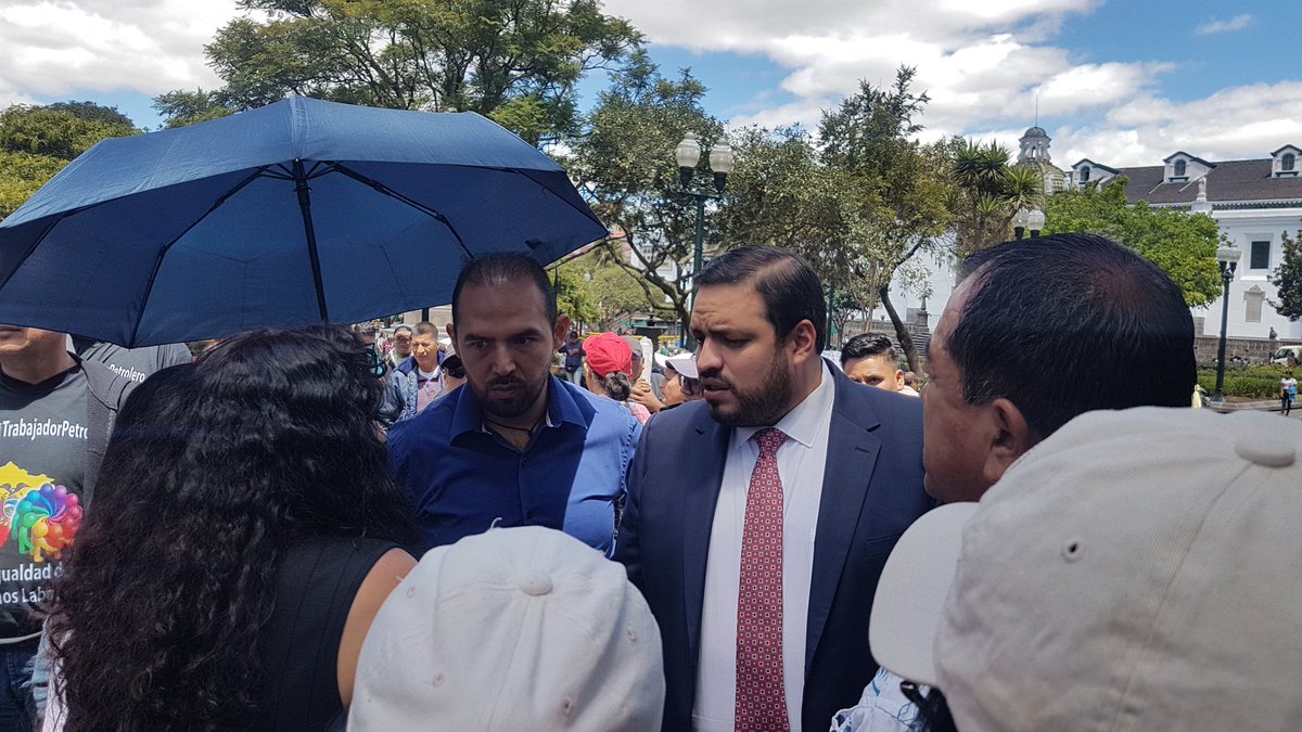 Los trabajadores estamos en la Plaza de la Independencia, buscando la independencia económica, que nuestros derechos sean respetados.

Pedimos 15% sin excepción.

#VaPorTiTrabajadorPetrolero

<a href="/Lenin/">Lenín Moreno</a> <a href="/Presidencia_Ec/">Presidencia Ecuador 🇪🇨</a> <a href="/abgmadero/">Andrés Madero</a> <a href="/MinTrabajoEc/">Ministerio del Trabajo Ecuador 🇪🇨</a> <a href="/AsambleaEcuador/">Asamblea Nacional</a> <a href="/mariapaularomo/">María Paula Romo</a>