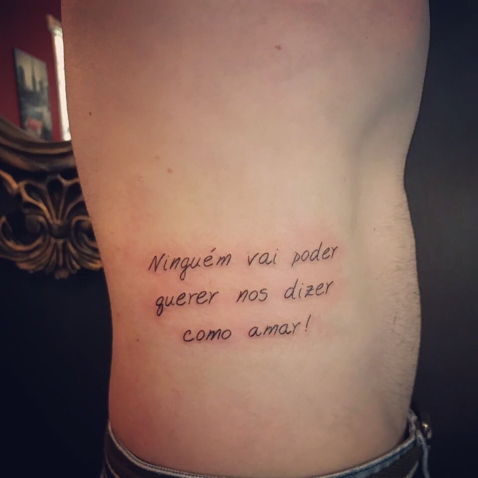 aguinaldorn's tweet photo. @JohnnyHooker Será que terei que fazer outra tattoo com a letra da nova música? #ansioso 😬 https://t.co/BUGSvnE7jj