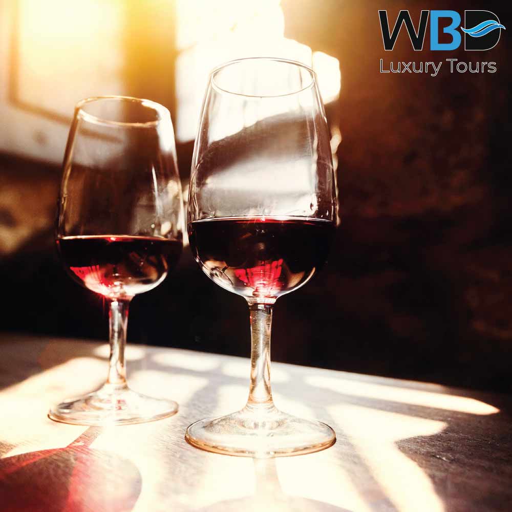 WestBlueDreams1's tweet photo. Port is a sweet, red, fortified wine from Portugal
Port is most commonly enjoyed as a dessert wine because it is rich and sweet.
https://t.co/MqOdEpDDoa
⠀
#VisitPorto #PortoLuxury #PortoClassic #LuxuryTour #exclusiveTour #ExcellenceTour #DeluxeTour #besttourguide #bestguide https://t.co/nRwMxWoLyS