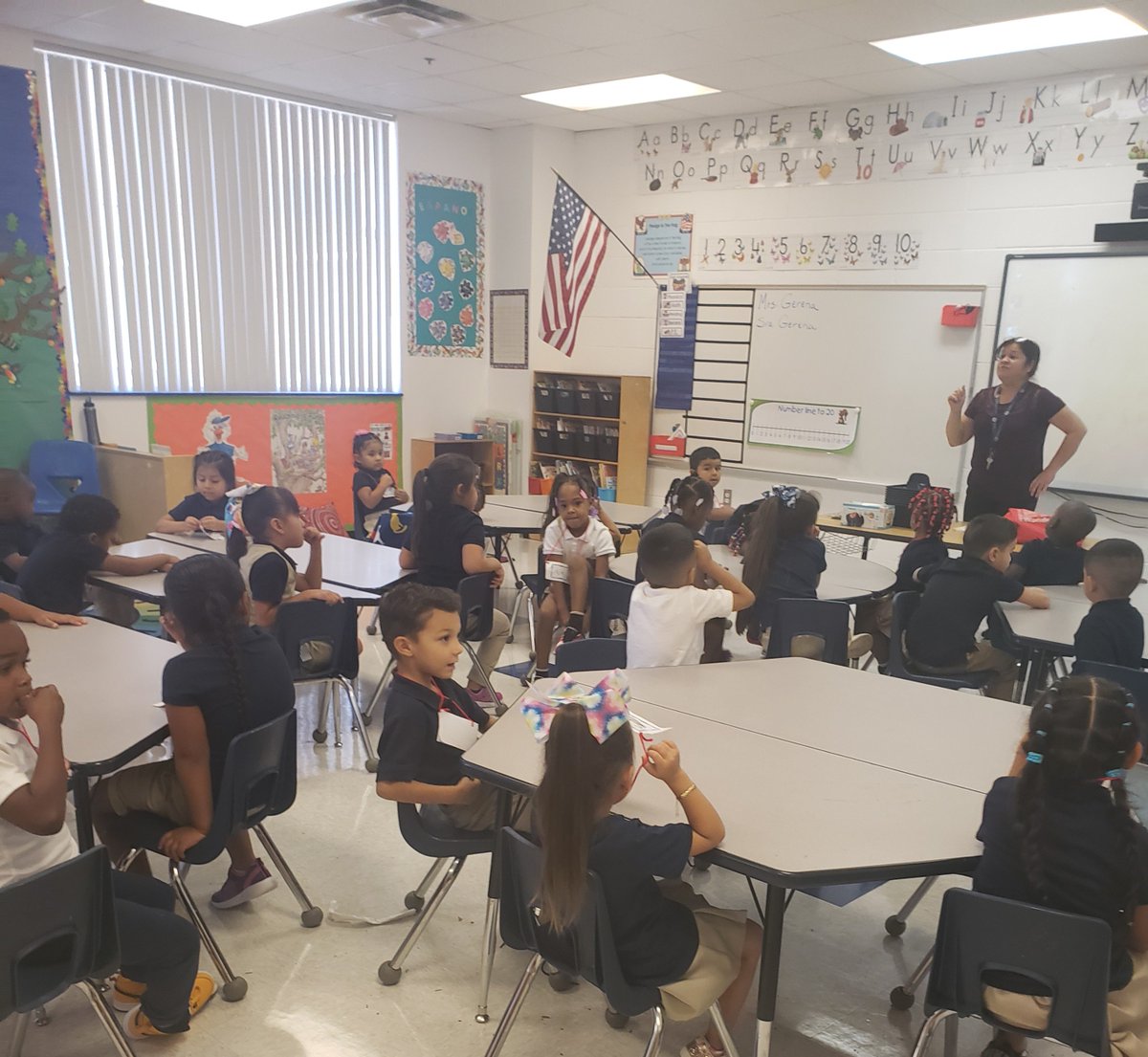 sisPhoenix's tweet photo. Pictures from our first day. We are looking forward to a great school year! https://t.co/2ZvwsEFl7h