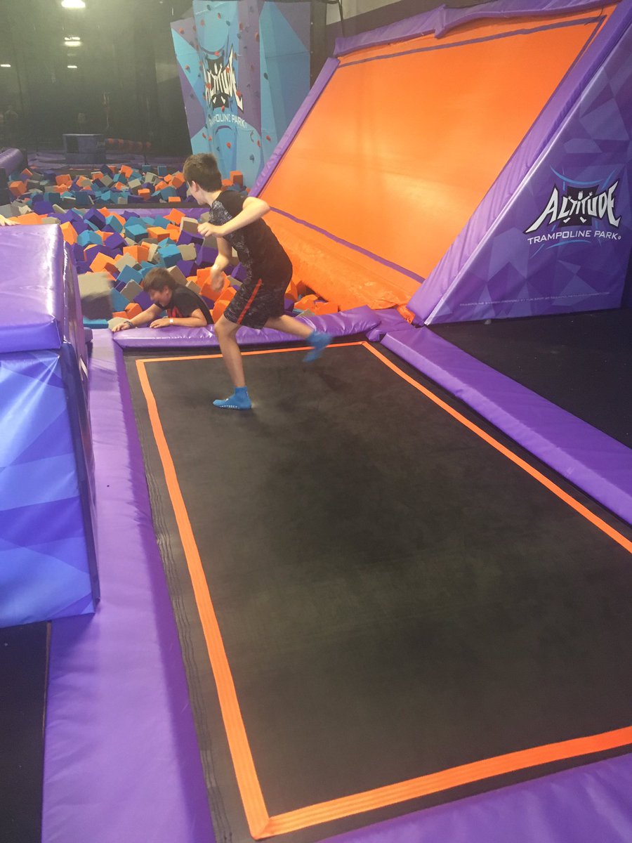 lifelover414's tweet photo. The trampoline park, Altitude, is such a fun place to jump and play! The managers were awesome! #altitude #somuchfun #gobackagain #exerciseisgood https://t.co/iMBhjZaobX