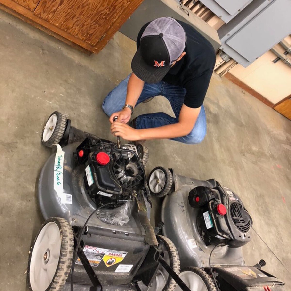 themercedffa's tweet photo. Meet your 2019-2020 Chapter President is Oscar Torres!! He competes on the Small Engines CDE team and shows pigs as his SAE. Outside of FFA Oscar enjoys fishing and spending time with friends and family! This year Oscar is excited to see future leaders rise up in our chapter! https://t.co/IOrXKLKrbk