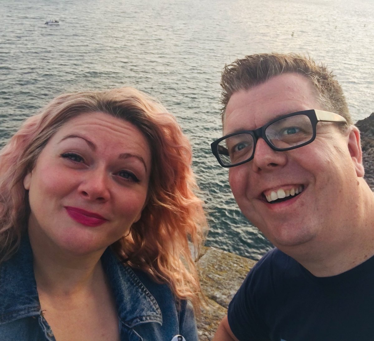 FunnySuzyB's tweet photo. Proper Lush gig @BBarPlymouth tonight. With added @GraceLightman & @MarkFelgate #welcometojannerland ๐ Sheโs fitting right in @FunnyWomenLynne I have been giving dialect lessons. #helluvagood https://t.co/DTsgF11XmI