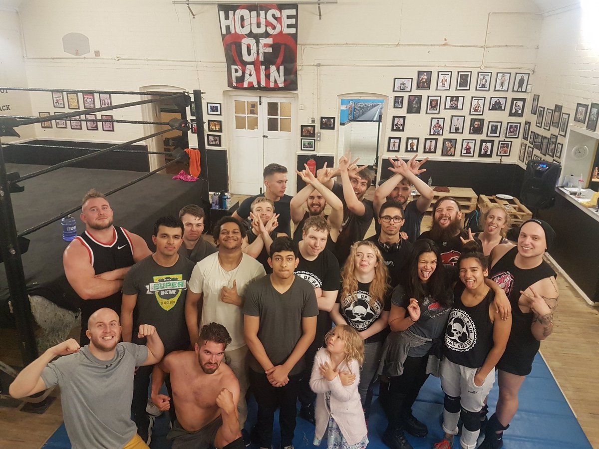 Stixx_1's tweet photo. Special seminar at the House of Pain Wrestling Academy tonight with former WWE Divas champion @RealMelina https://t.co/IXFnnuNIxp
