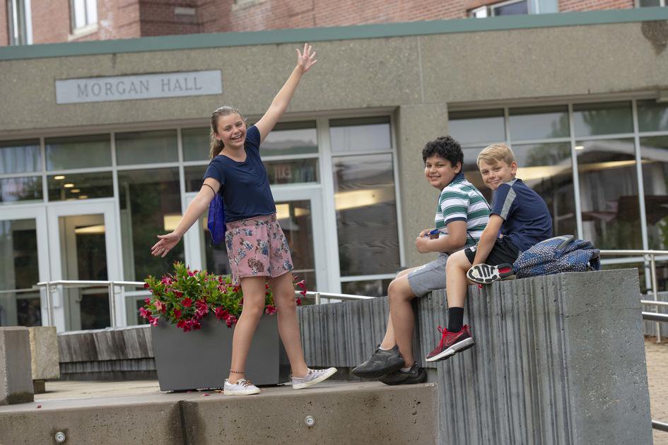 WPI's tweet photo. We now interrupt this summer vacation for a well-timed dance break. https://t.co/VICJoKm70p #MonthInPhotos #Herd https://t.co/Y166M5w36f