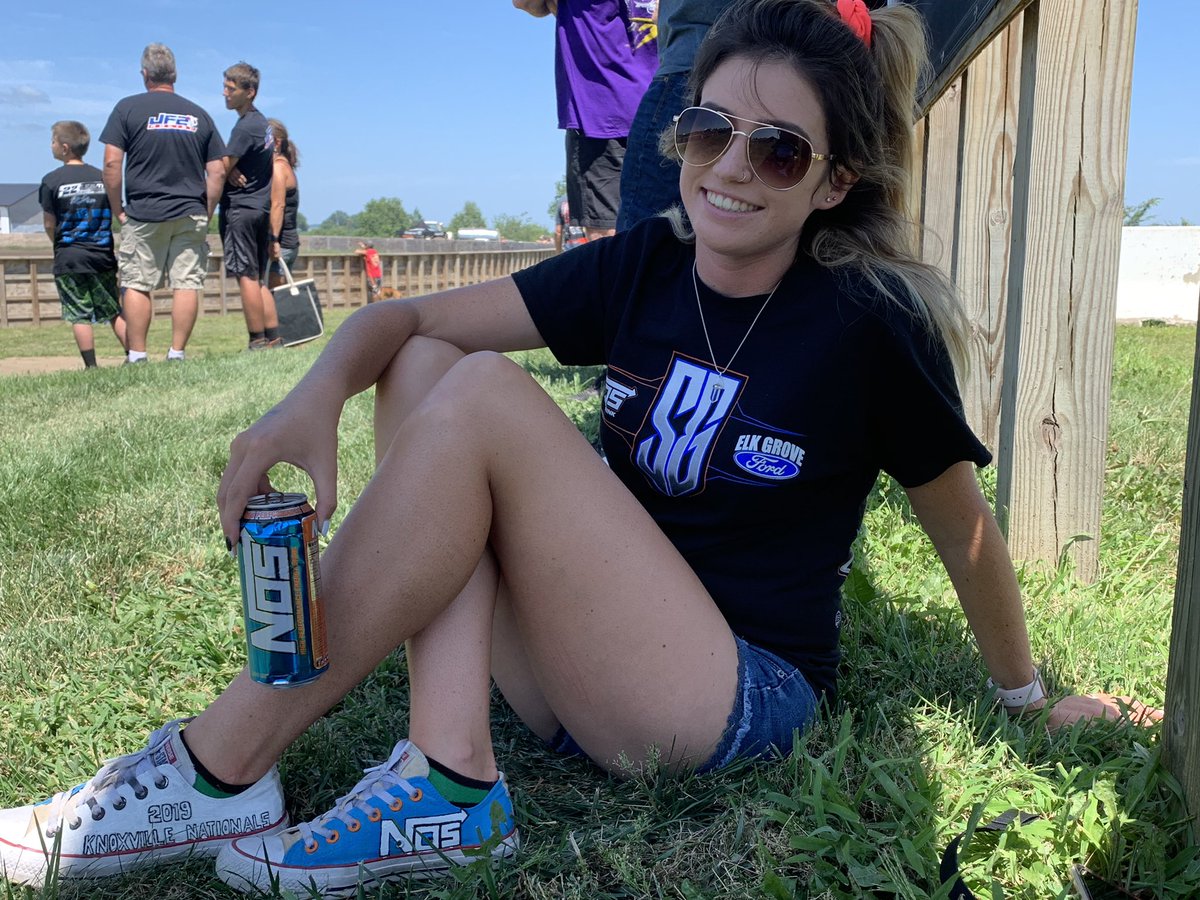 Julia Stead 🌸 tweet media