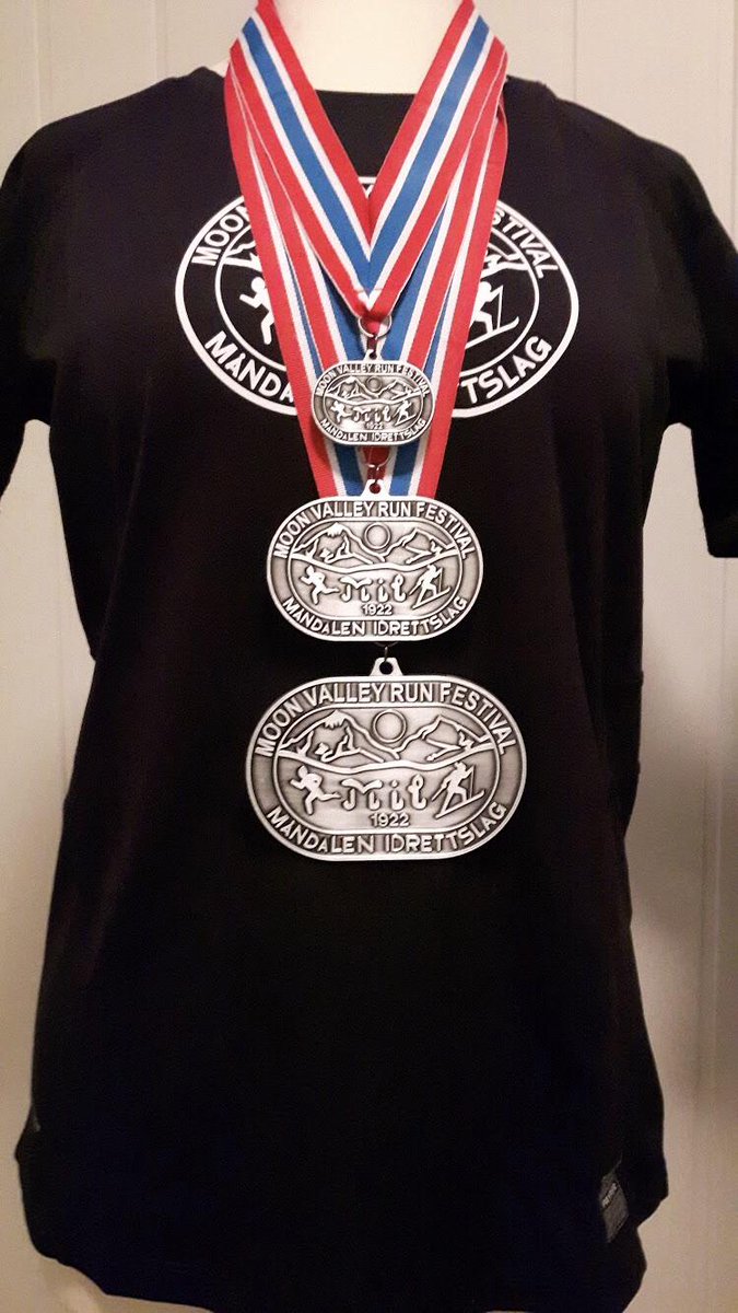 moonvalleyrun's tweet photo. Our one of a kind and custom made medal will be Yours if you start in one of the MVRF races this Saturday.
They are exclusive, really Nice - and they are waiting for you.
Hurry up and register for the event! 

#moonvalleyrunfestival #mvrf https://t.co/KP0nw4DnuD