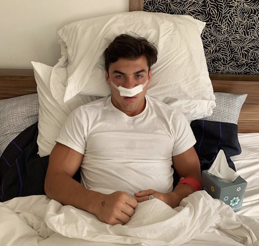 BDols10's tweet photo. We’re ready for the video of them after surgery to come out. Hopefully savage Ethan makes a comeback 💀😂 @EthanDolan @GraysonDolan https://t.co/5UgLbkKPHL