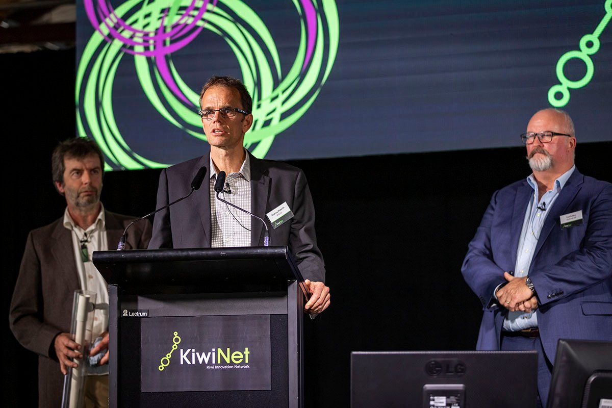 Congratulations to our SpatNZ team for being finalists in the Commercial Impact Award at last night's #2019KiwiNetAwards  In partnership with @Cawthron_NZ they have transformed mussel aquaculture through hatchery technology and selective breeding. We're incredibly proud of them.