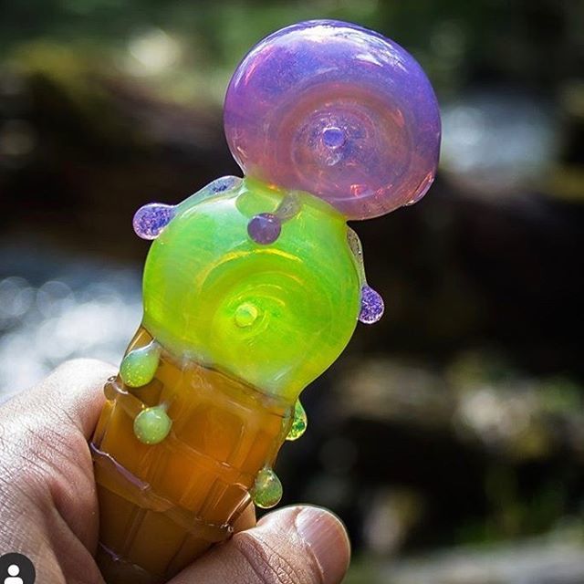 PipelineDistro's tweet photo. #Double up for the Summer with out #DoubleBowl Ice cream cone Pipe!! 🍦🍡🍬 #DoTheMath ➕➖✖️➗ #Mathematix #Munchies 👅 #Pipes #IceCream #Cone #Pipe #710 #420 #TwoBowlsAreBetterThanone #MMJ #AmericanMade #Calimade #Nugs #Weed #Stoner #Smoker #Dabber #GlassOfIG #BestOfGlass #We… https://t.co/jT9hrnh2el
