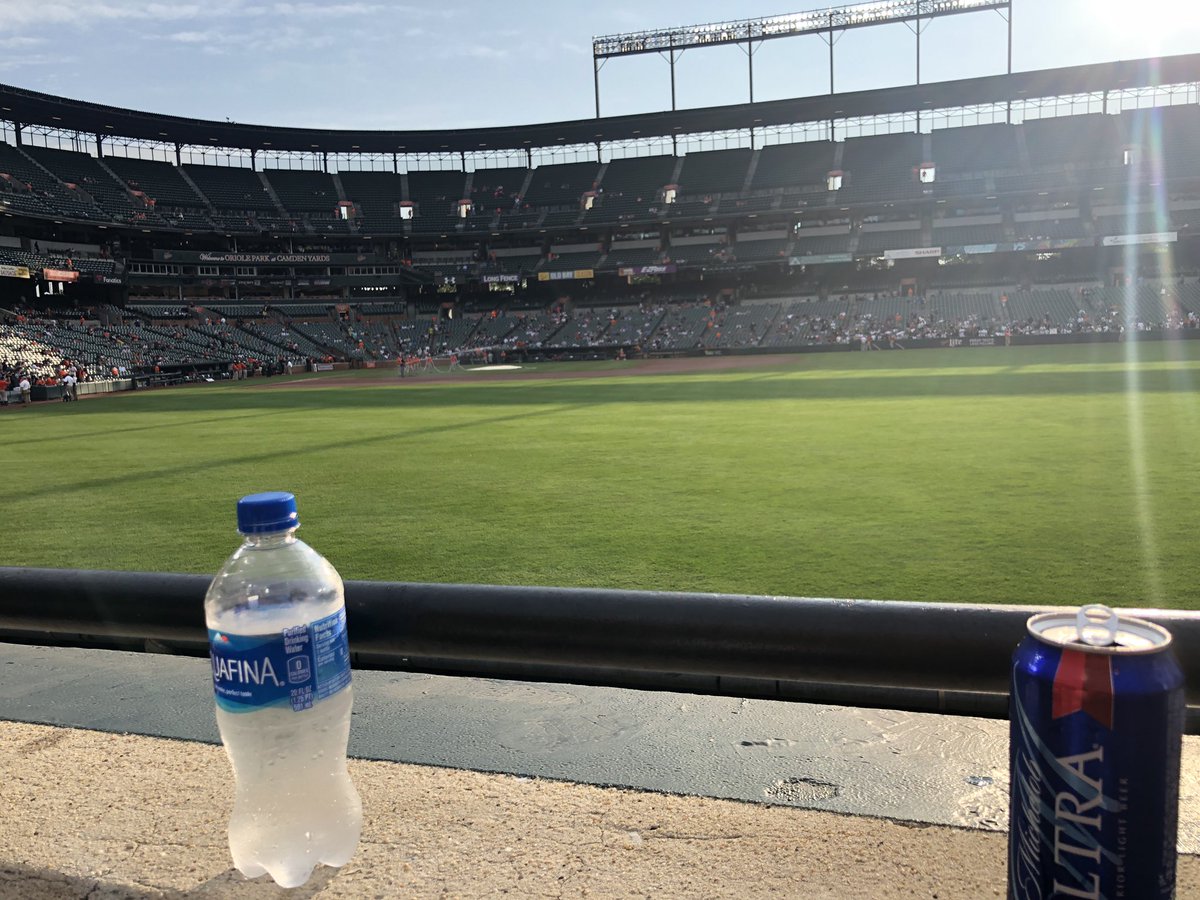 mrrizziay's tweet photo. Day 1 @Cubs ✅. Day 2 @tigers ✅. Day 3 @Pirates ✅. Day 4 @Orioles here and ready for the game vs @Yankees. https://t.co/kAAS6dM0BJ
