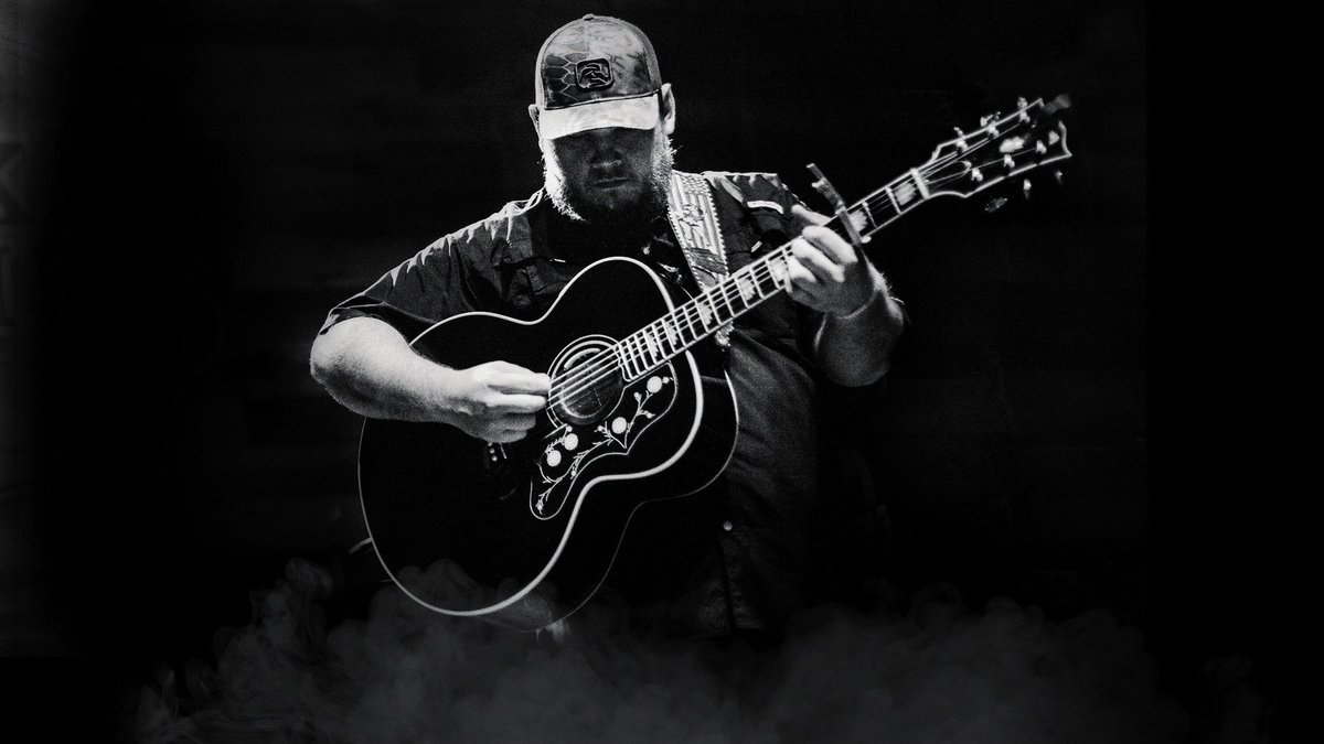 1033Country's tweet photo. Tonight on @KickSomeNash :
JUST AFTER 7:30- @lukecombs puts "BEER NEVER BROKE MY HEART" under the #NashSpotlight
THAT AND SO MUCH MORE!!
Tune in at 7pm on https://t.co/tdRXhUdUe1! https://t.co/Y6UEwJf465