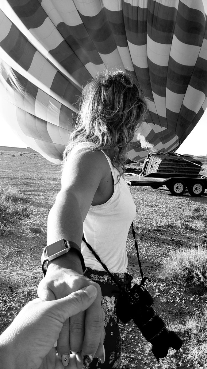 #LasVegas #Nevada #Desert #DesertSunrises #Balloon #HotAirBalloon #UpUpAndAway #FlyAway #FloatAway #DoItForHer❤️
