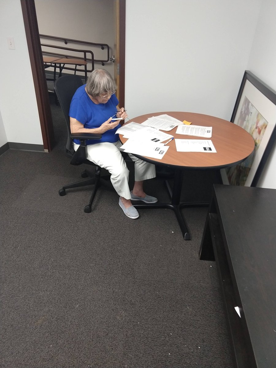 ElectGary's tweet image. #TeamGary burning up the phones last night, having one of our best nights, reaching out to over 400+ residents in #Edgeworth &amp;amp; #Maplewood.

We owe a debt of gratitude to our volunteers; those who come every week and the new faces that stop in to lend a hand. 

#OurMayor