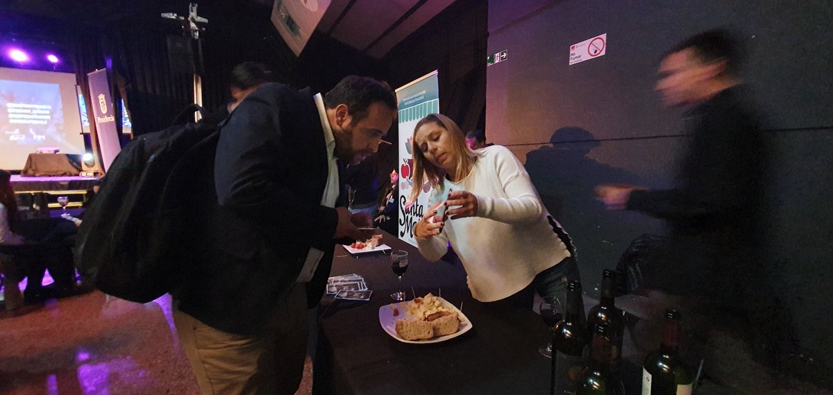 hubprovidencia's tweet photo. #AfterHub | Hoy celebramos la complicidad y el esfuerzo de muchas por pasar con sus #emprendimientos al siguiente nivel💪 Nuevamente casa llena y corazón contento!❤🤘#ManuelMontt101 #HubProvidencia @Muni_provi @evelynmatthei https://t.co/TE4hFR5mlC